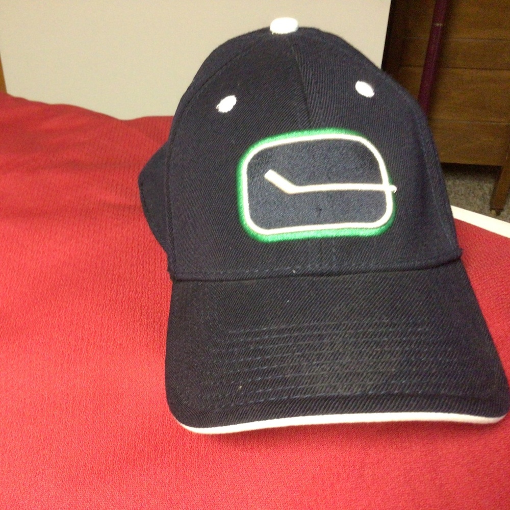NHL VANCOUVER Canucks ball cap